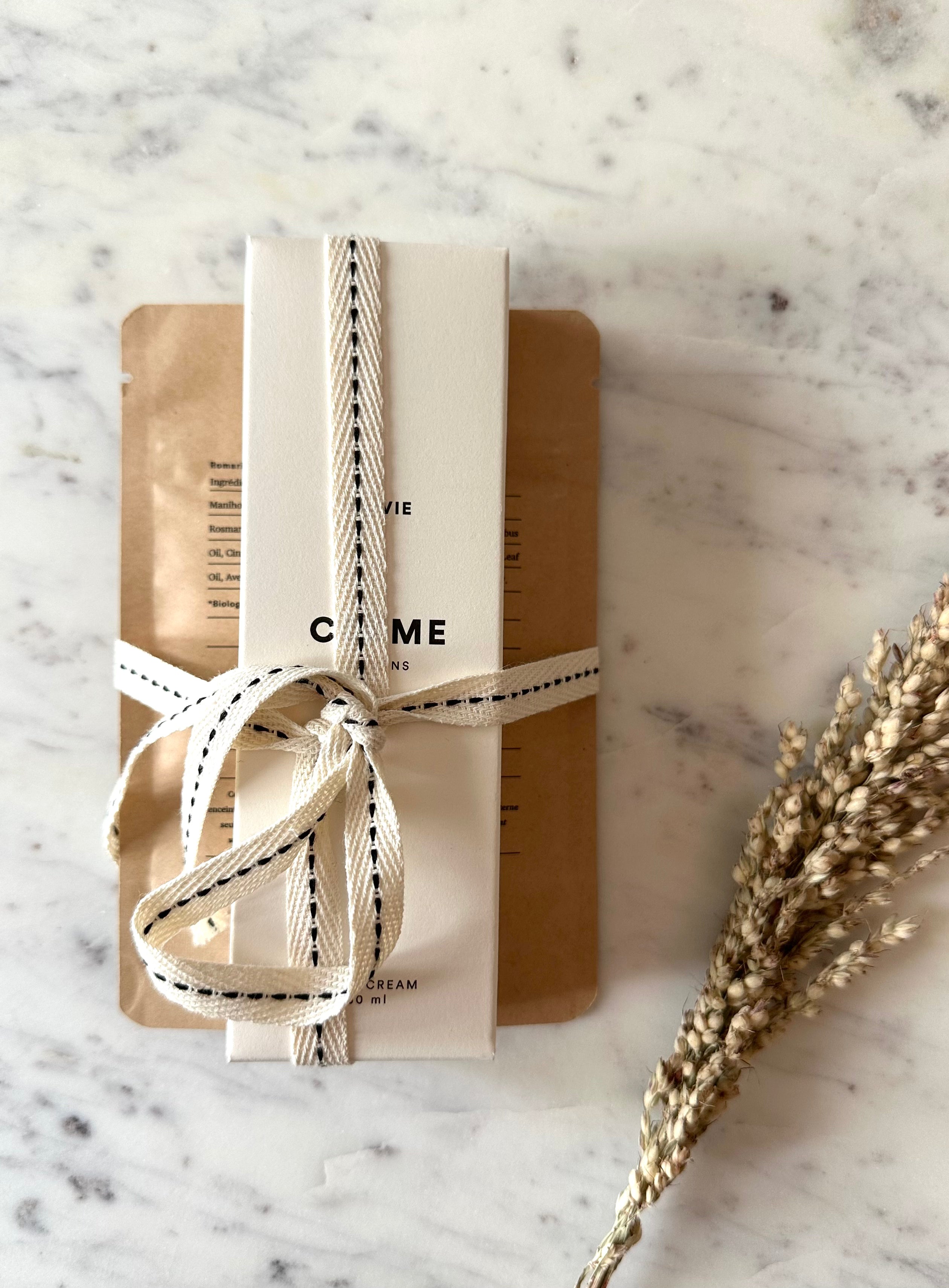 ATELIER LA VIE APOTHICAIRE
La Vie Hand Cream and Bath Milk