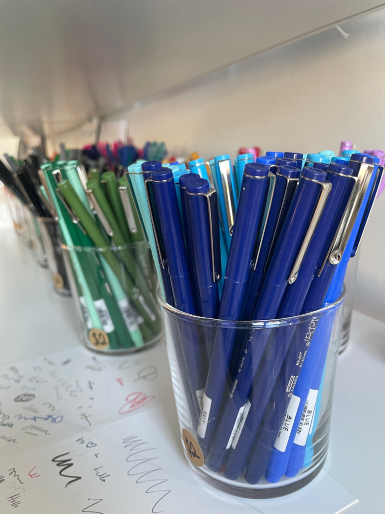 Le Pen single (multiple colors)