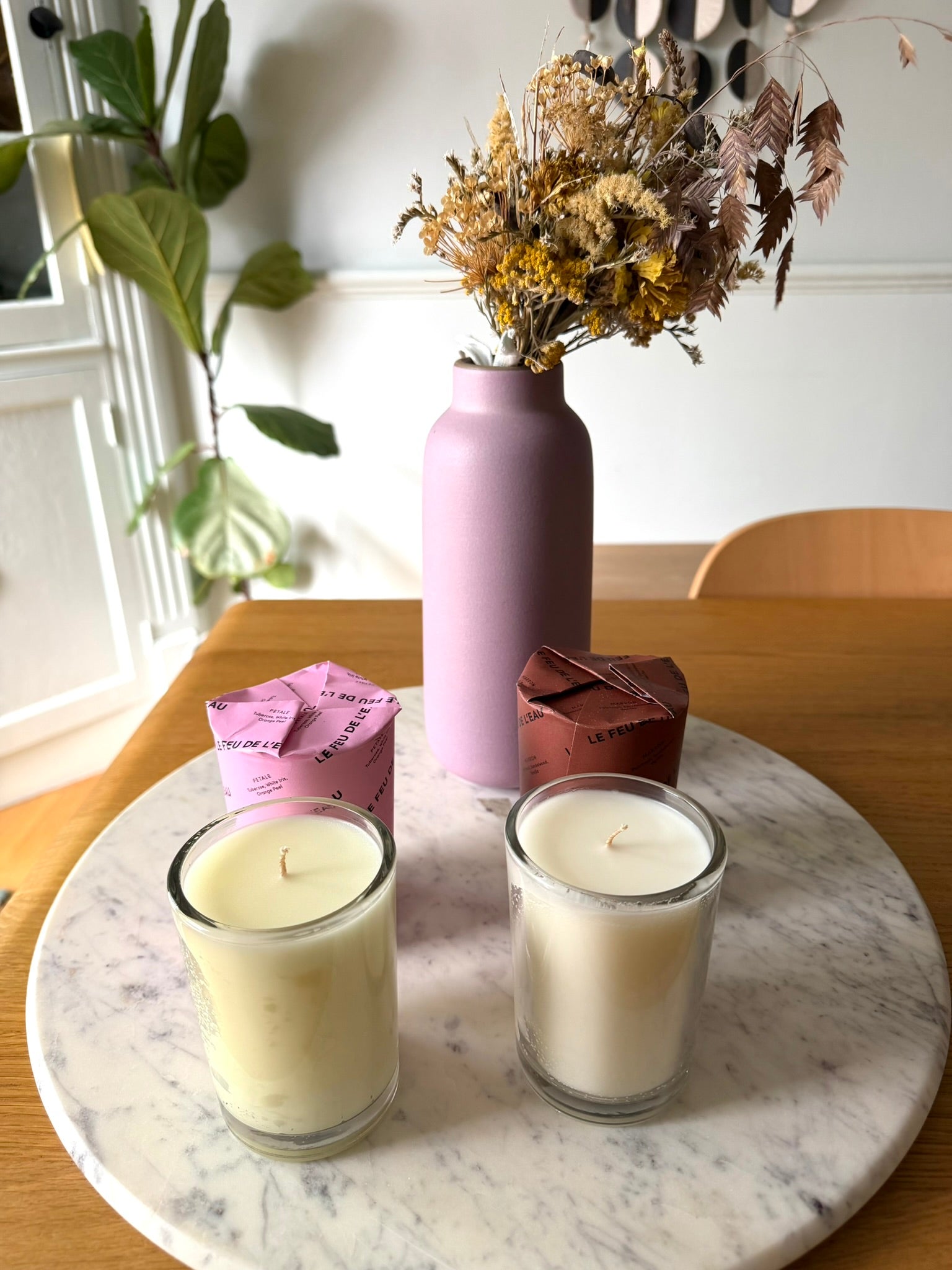 Le Feu De L'eau Petale Candle - 8 oz